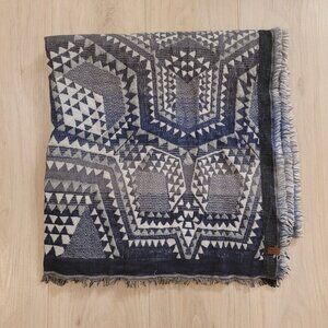 ROOTS | Geometric Pattern Blanket Scarf Shawl